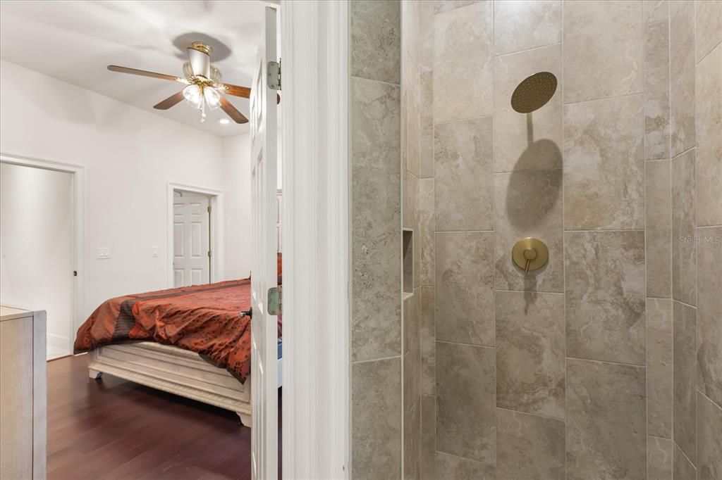 待售: $1,800,000 (5 贝兹, 6 浴室, 5151 平方英尺)