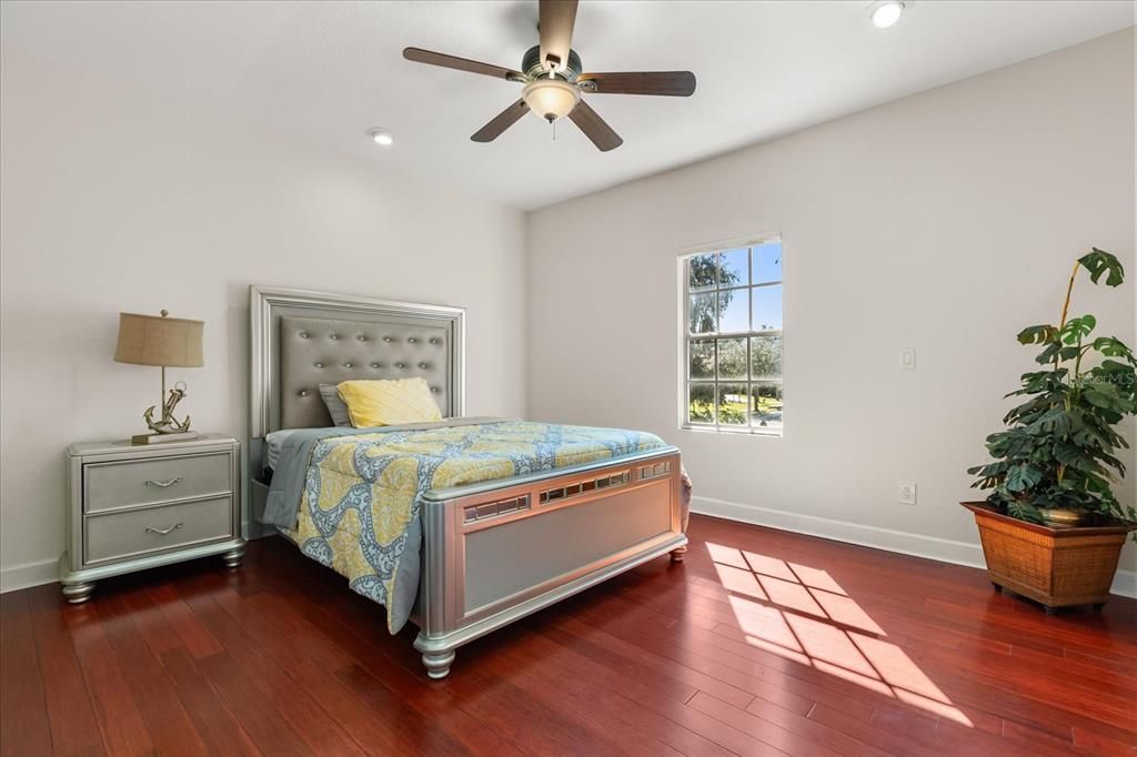 待售: $1,800,000 (5 贝兹, 6 浴室, 5151 平方英尺)