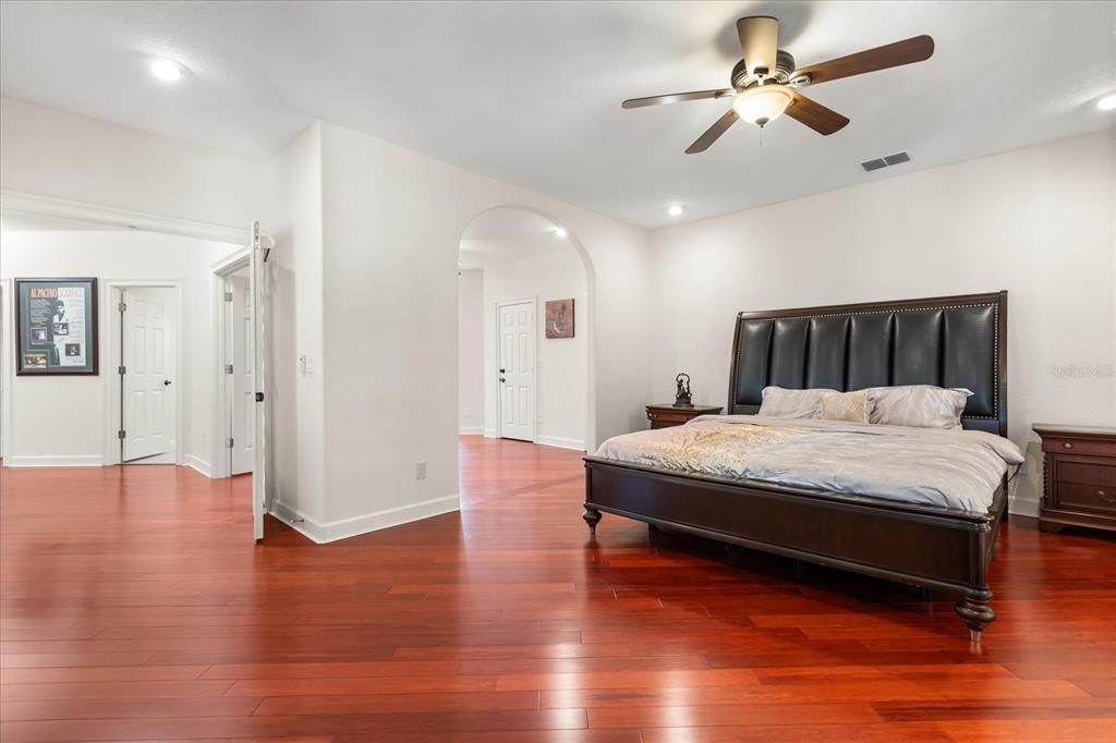 待售: $1,800,000 (5 贝兹, 6 浴室, 5151 平方英尺)