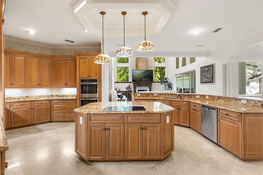 待售: $1,800,000 (5 贝兹, 6 浴室, 5151 平方英尺)