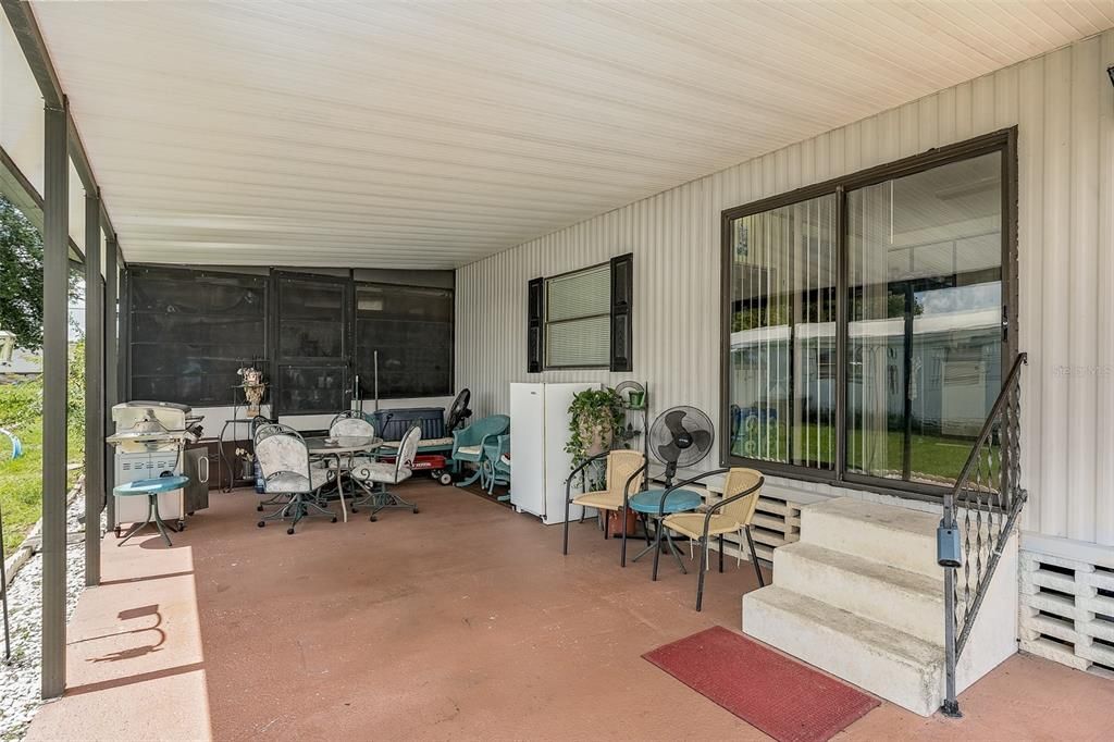 На продажу: $104,600 (2 спален, 2 ванн, 962 Квадратных фут)