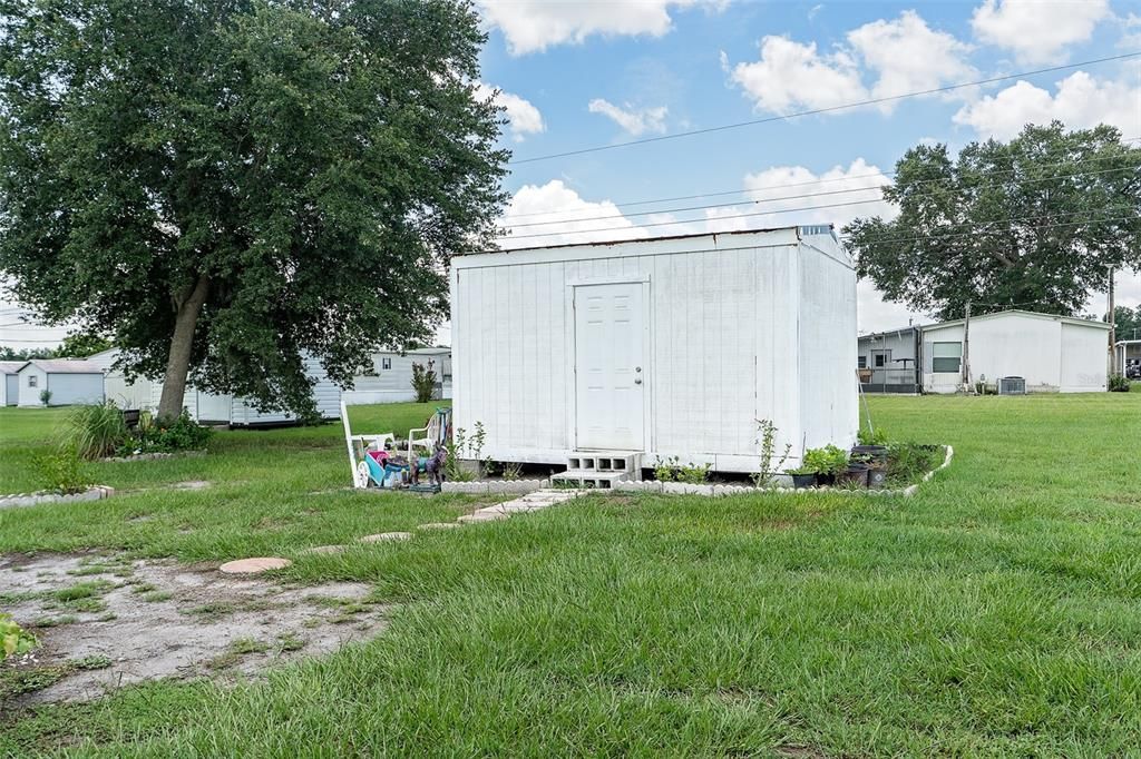 На продажу: $104,600 (2 спален, 2 ванн, 962 Квадратных фут)