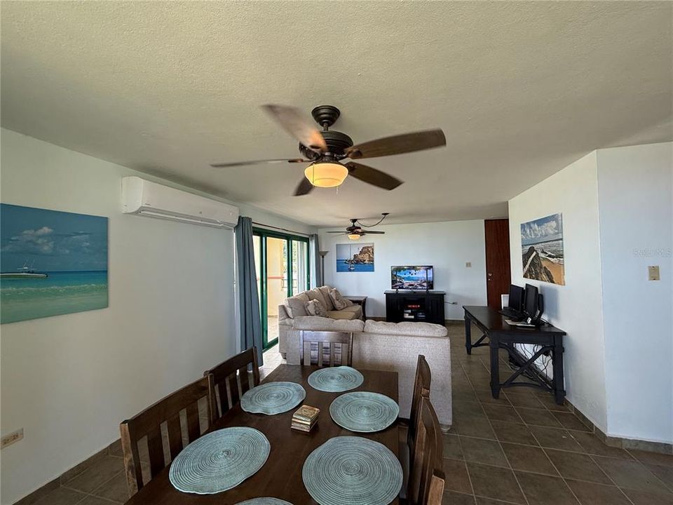 На продажу: $565,000 (2 спален, 2 ванн, 1400 Квадратных фут)