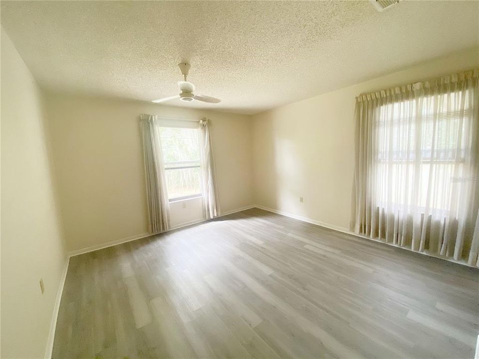 На продажу: $259,900 (3 спален, 2 ванн, 1925 Квадратных фут)