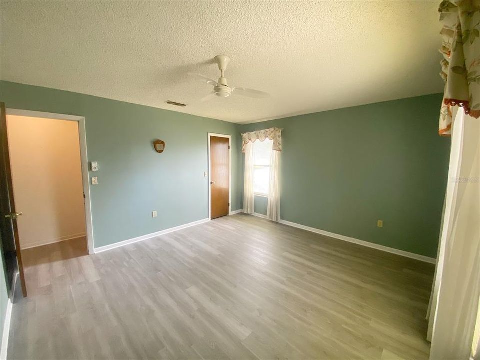 На продажу: $259,900 (3 спален, 2 ванн, 1925 Квадратных фут)