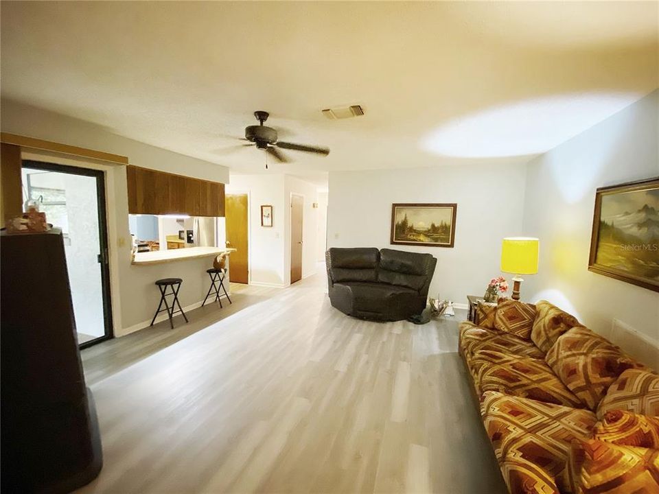 На продажу: $259,900 (3 спален, 2 ванн, 1925 Квадратных фут)