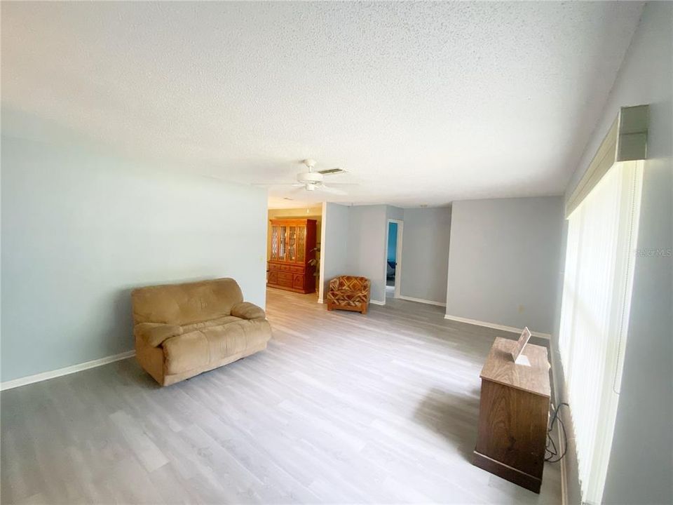 На продажу: $259,900 (3 спален, 2 ванн, 1925 Квадратных фут)