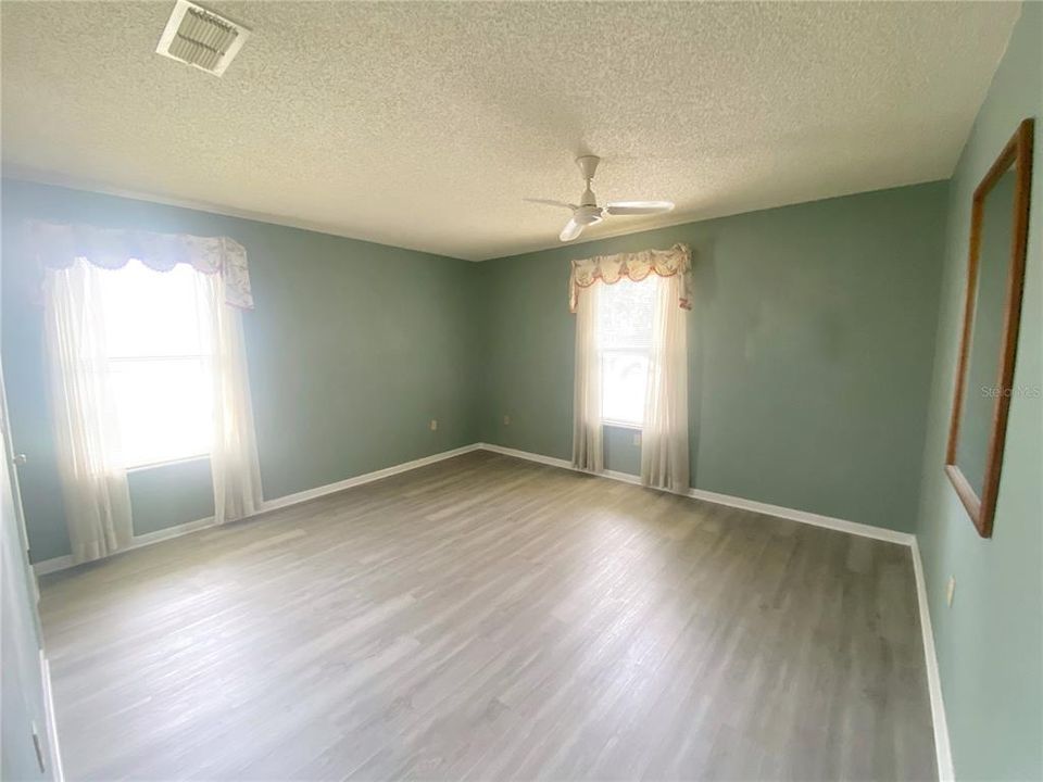 На продажу: $259,900 (3 спален, 2 ванн, 1925 Квадратных фут)