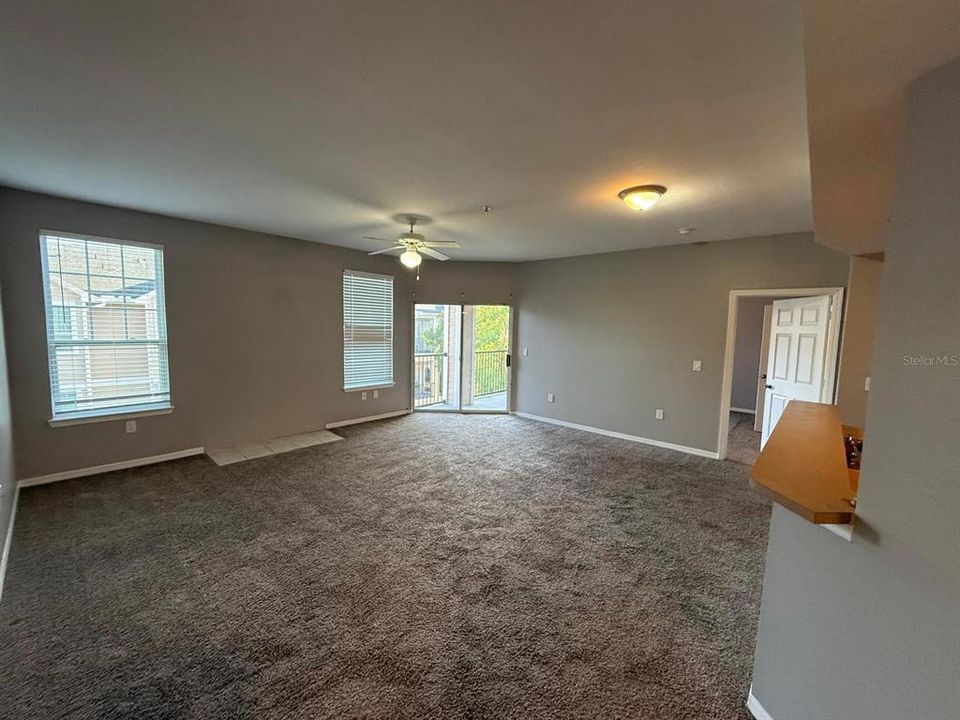For Sale: $207,000 (2 beds, 2 baths, 1031 Square Feet)