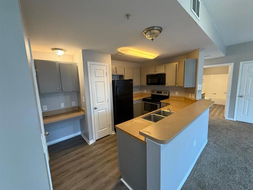 For Sale: $207,000 (2 beds, 2 baths, 1031 Square Feet)