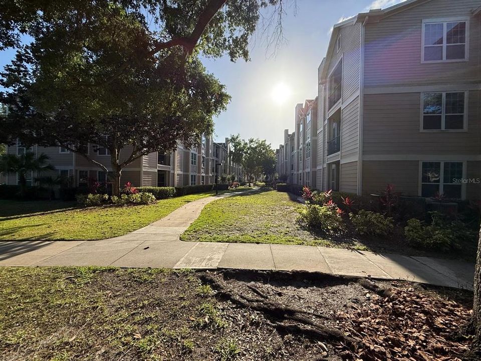 For Sale: $207,000 (2 beds, 2 baths, 1031 Square Feet)