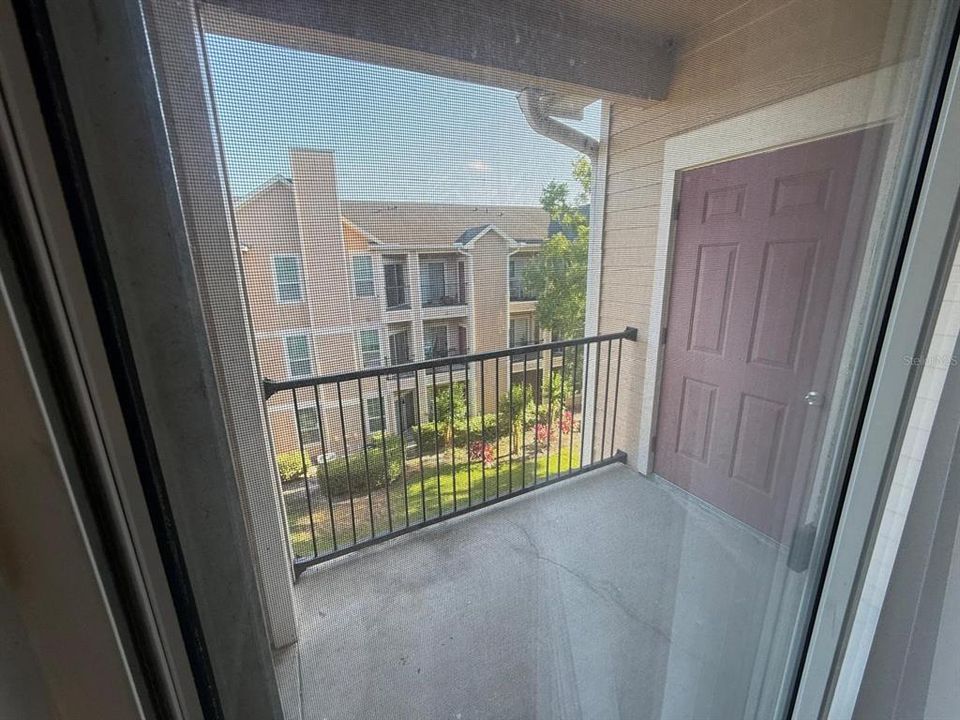 For Sale: $207,000 (2 beds, 2 baths, 1031 Square Feet)