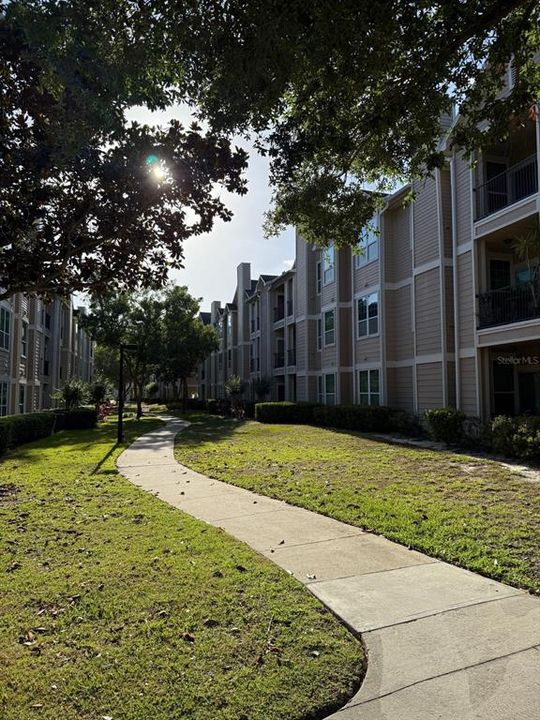 For Sale: $207,000 (2 beds, 2 baths, 1031 Square Feet)