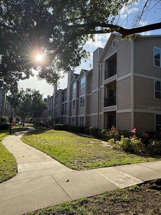 For Sale: $207,000 (2 beds, 2 baths, 1031 Square Feet)