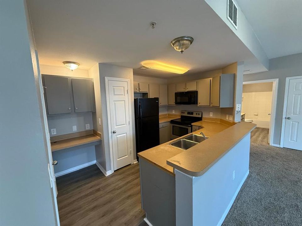 For Sale: $207,000 (2 beds, 2 baths, 1031 Square Feet)