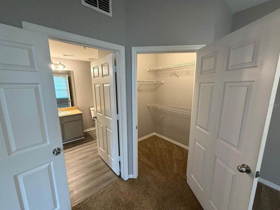 For Sale: $207,000 (2 beds, 2 baths, 1031 Square Feet)