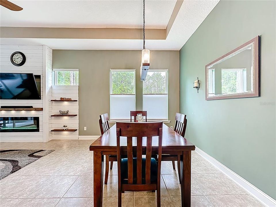 En Venta: $725,000 (3 camas, 2 baños, 2069 Pies cuadrados)