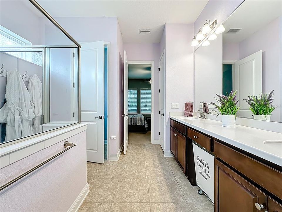 En Venta: $725,000 (3 camas, 2 baños, 2069 Pies cuadrados)
