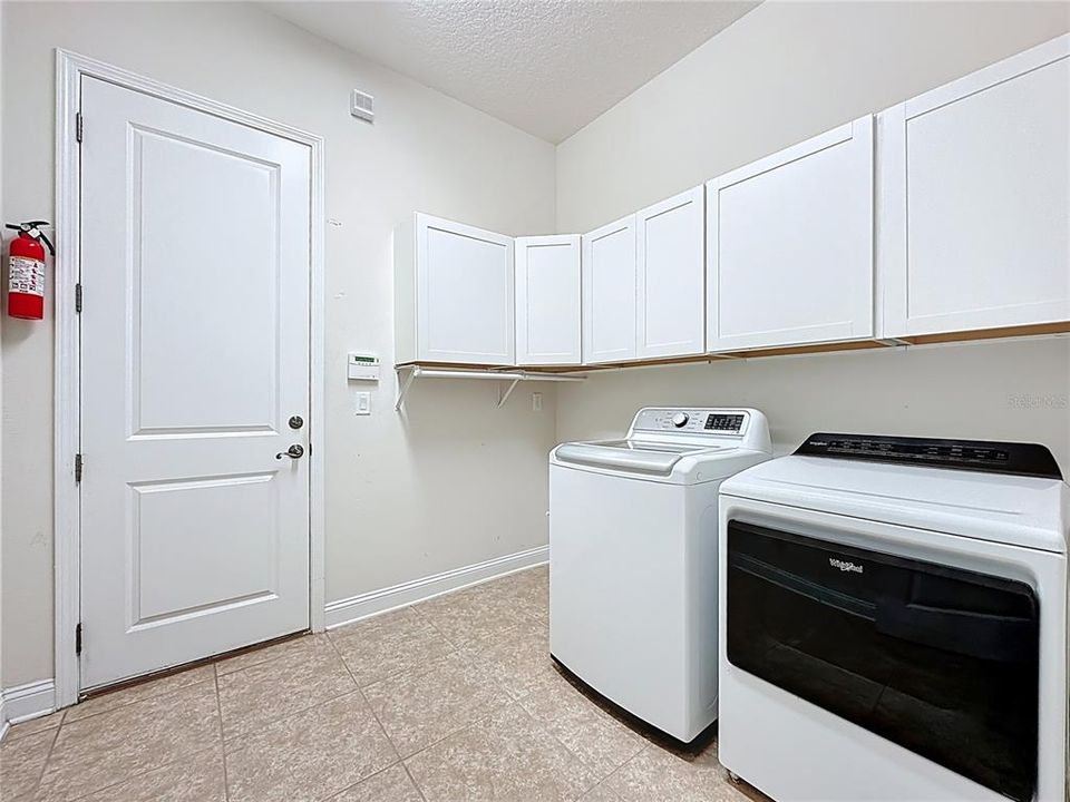 En Venta: $725,000 (3 camas, 2 baños, 2069 Pies cuadrados)