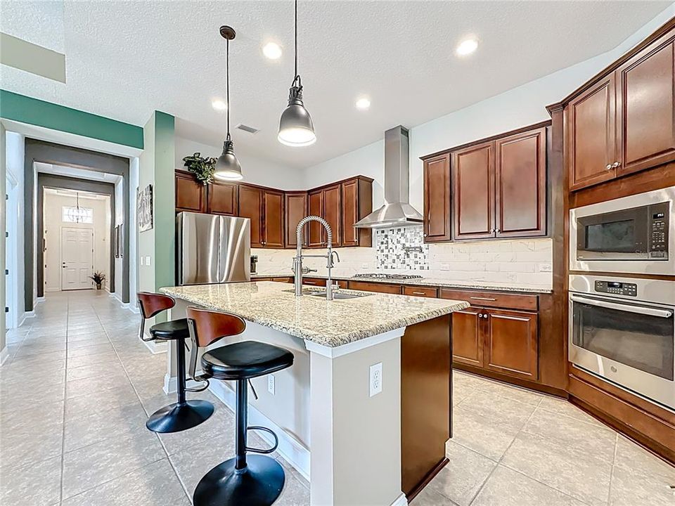 En Venta: $725,000 (3 camas, 2 baños, 2069 Pies cuadrados)
