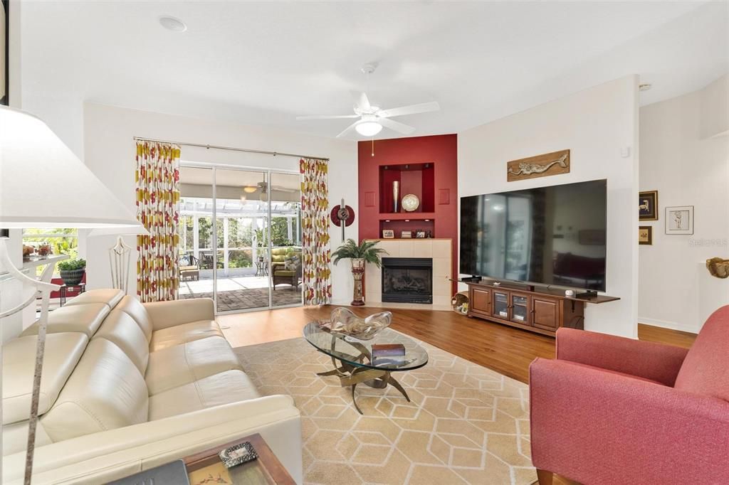 待售: $389,000 (3 贝兹, 2 浴室, 2101 平方英尺)