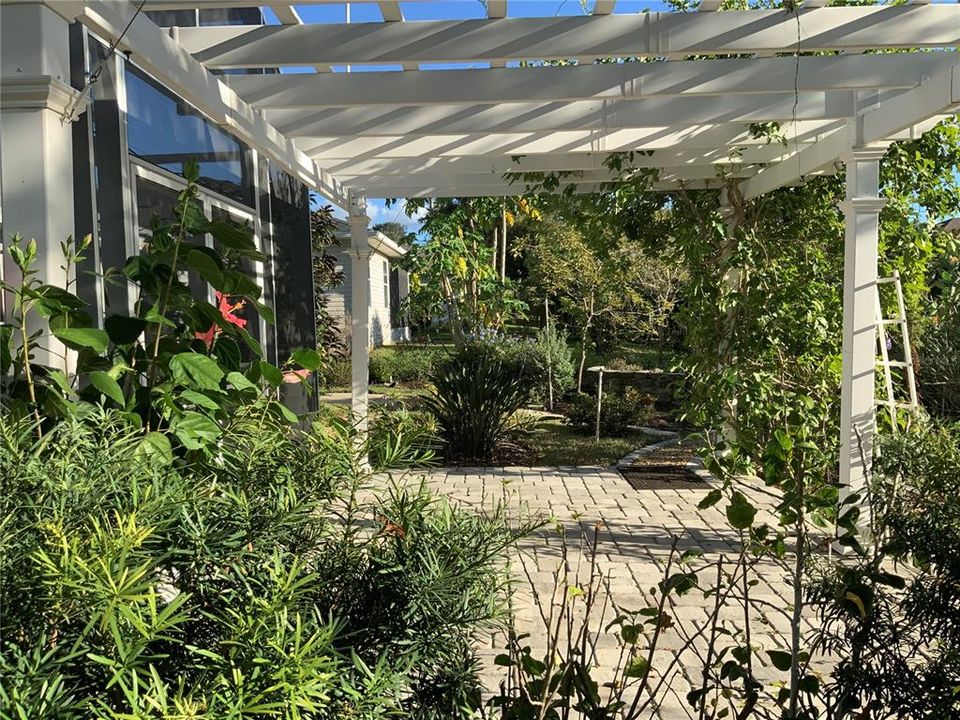 待售: $389,000 (3 贝兹, 2 浴室, 2101 平方英尺)