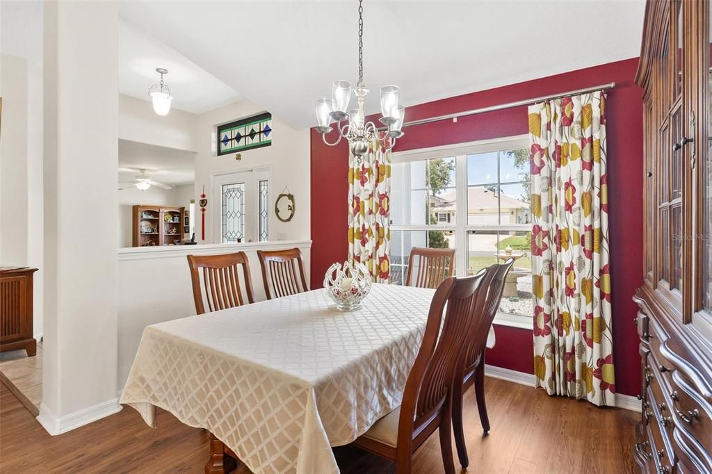 待售: $389,000 (3 贝兹, 2 浴室, 2101 平方英尺)