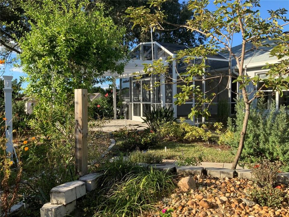 待售: $389,000 (3 贝兹, 2 浴室, 2101 平方英尺)