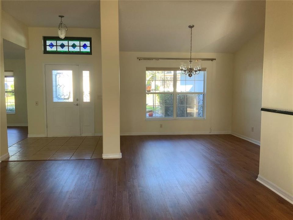 待售: $389,000 (3 贝兹, 2 浴室, 2101 平方英尺)