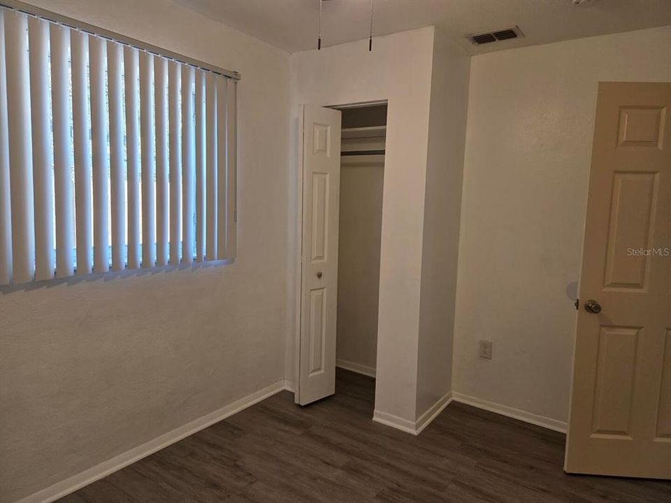 Active With Contract: $1,800 (2 beds, 2 baths, 950 Square Feet)
