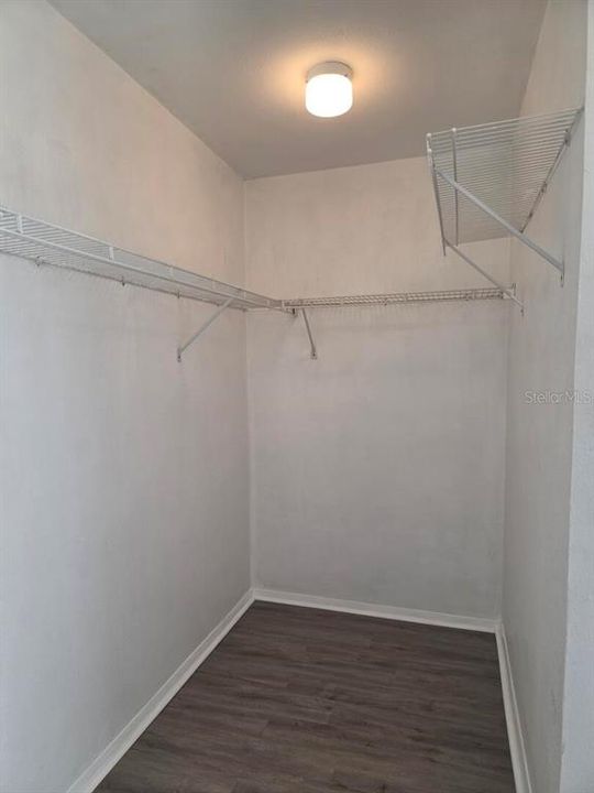 Active With Contract: $1,800 (2 beds, 2 baths, 950 Square Feet)