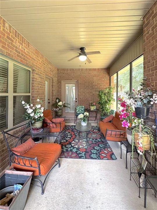 En Venta: $450,000 (5 camas, 3 baños, 3356 Pies cuadrados)