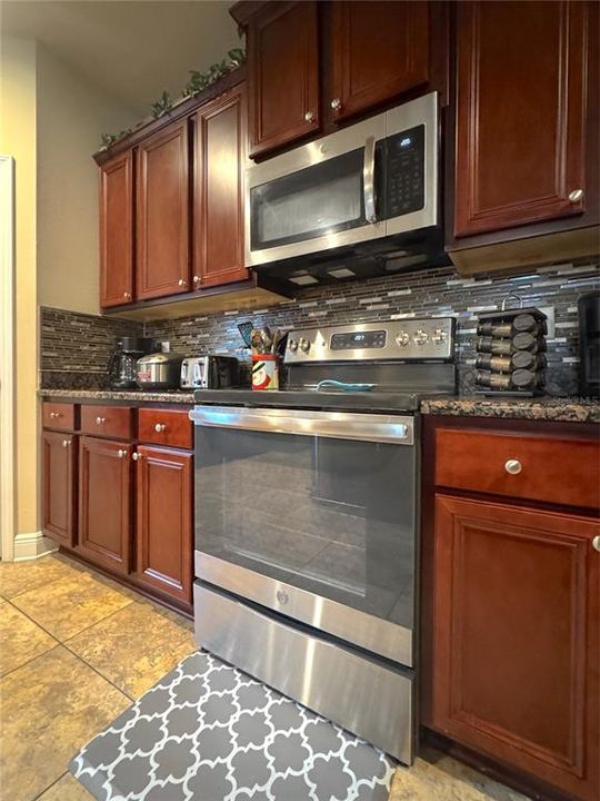 En Venta: $450,000 (5 camas, 3 baños, 3356 Pies cuadrados)