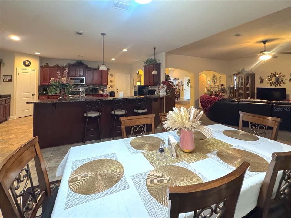 En Venta: $450,000 (5 camas, 3 baños, 3356 Pies cuadrados)