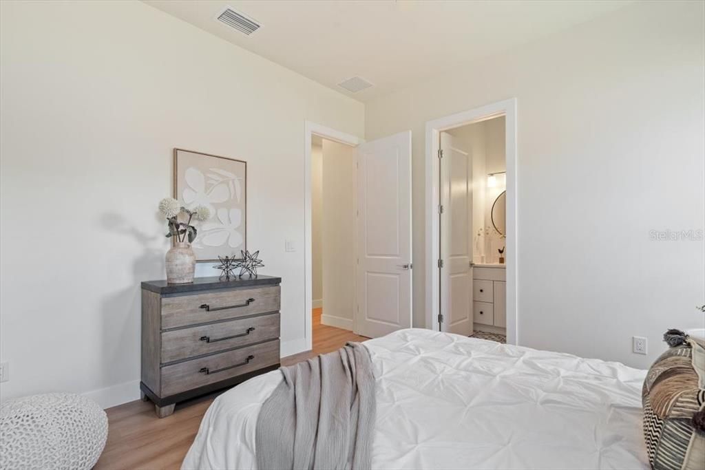 En Venta: $1,199,000 (4 camas, 3 baños, 2967 Pies cuadrados)