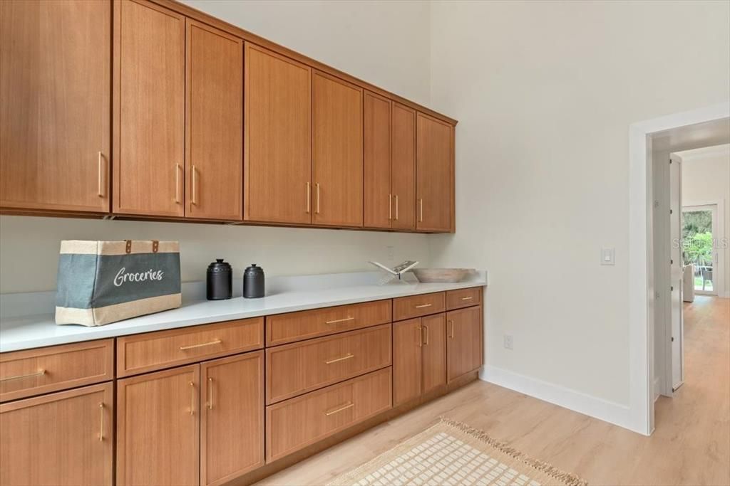 En Venta: $1,199,000 (4 camas, 3 baños, 2967 Pies cuadrados)