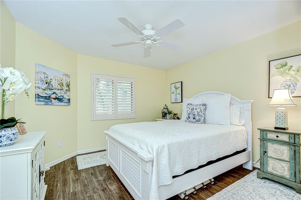 Active With Contract: $490,000 (3 beds, 2 baths, 1634 Square Feet)