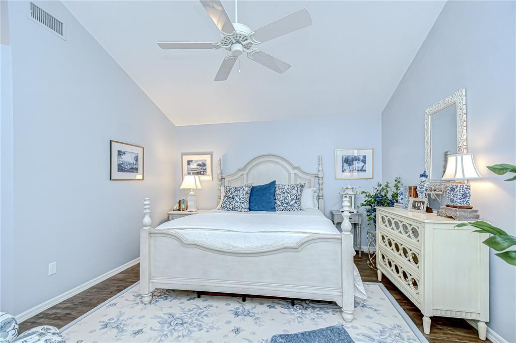 Active With Contract: $490,000 (3 beds, 2 baths, 1634 Square Feet)