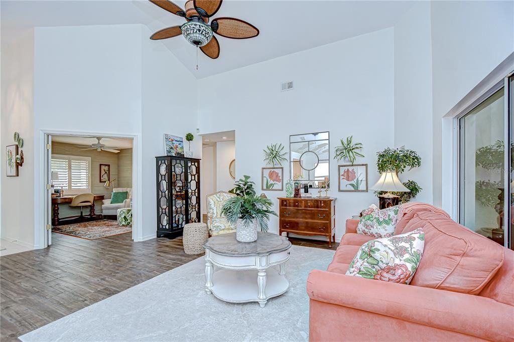 Active With Contract: $490,000 (3 beds, 2 baths, 1634 Square Feet)