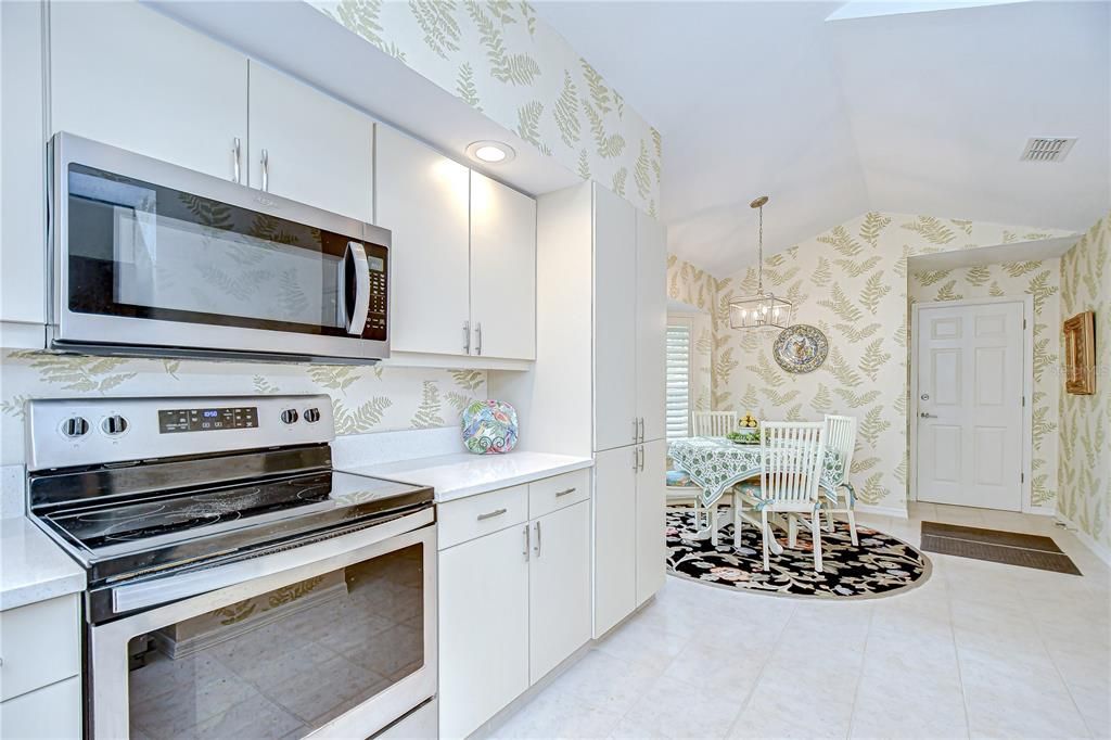 Active With Contract: $490,000 (3 beds, 2 baths, 1634 Square Feet)