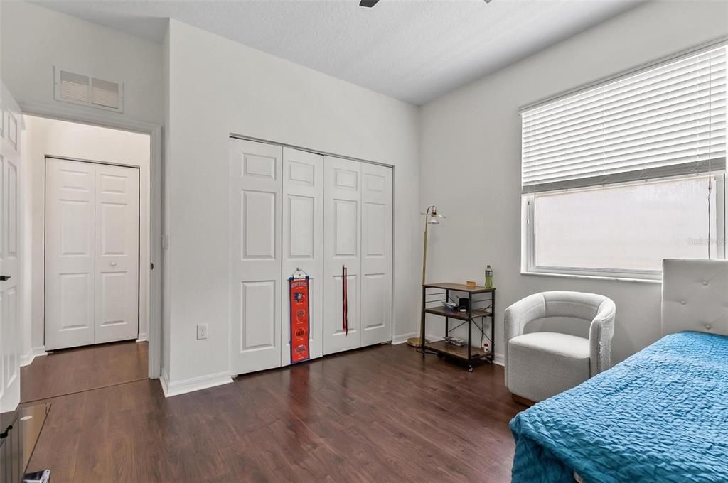 Active With Contract: $550,000 (5 beds, 3 baths, 3204 Square Feet)