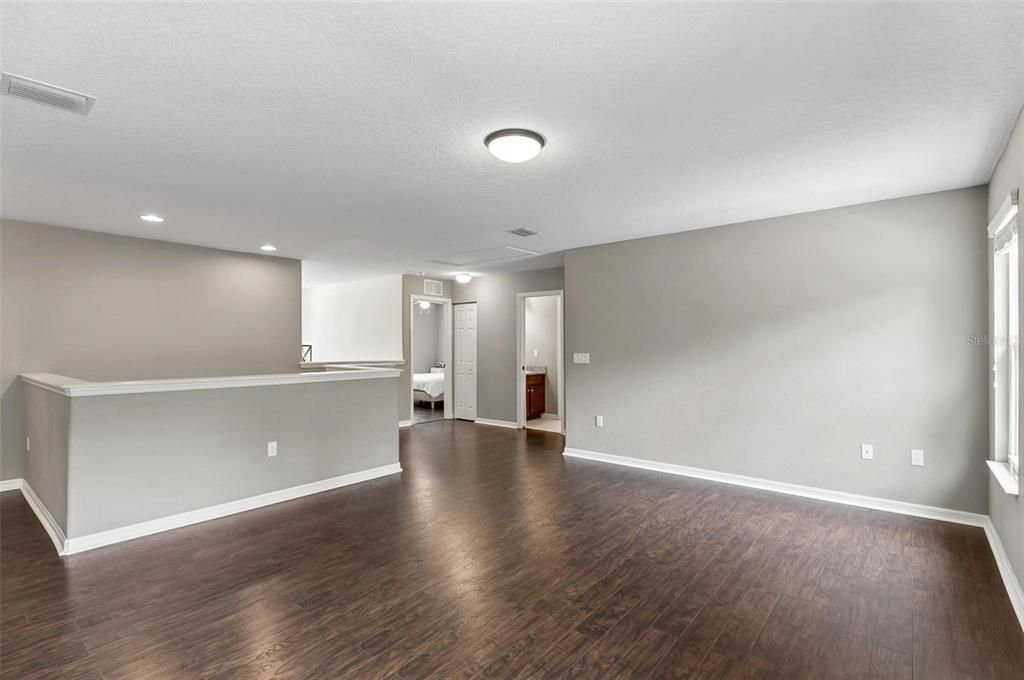 Active With Contract: $550,000 (5 beds, 3 baths, 3204 Square Feet)