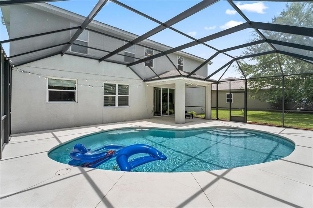 Active With Contract: $550,000 (5 beds, 3 baths, 3204 Square Feet)