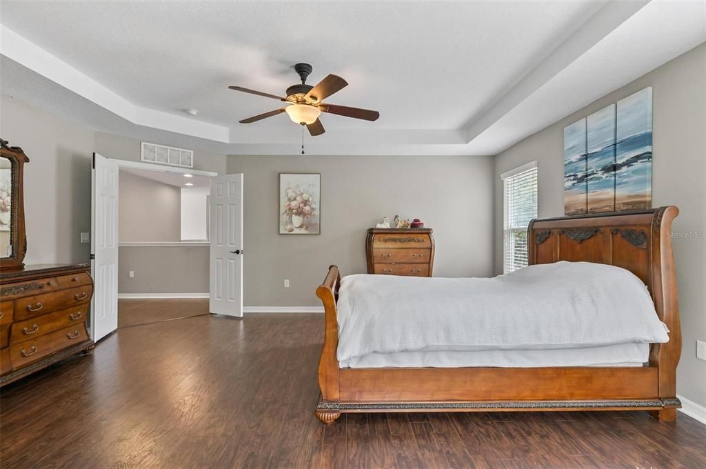 Active With Contract: $550,000 (5 beds, 3 baths, 3204 Square Feet)