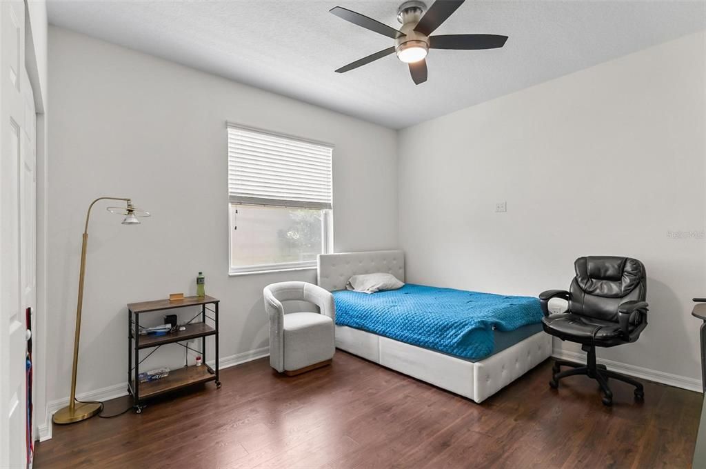 Active With Contract: $550,000 (5 beds, 3 baths, 3204 Square Feet)