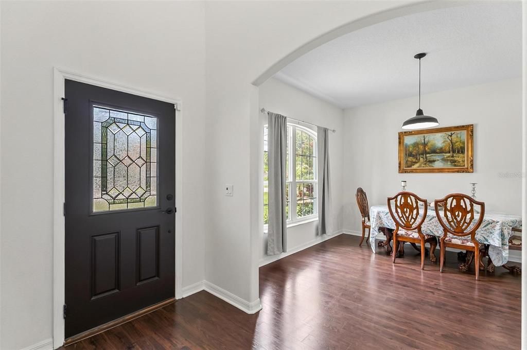 Active With Contract: $550,000 (5 beds, 3 baths, 3204 Square Feet)