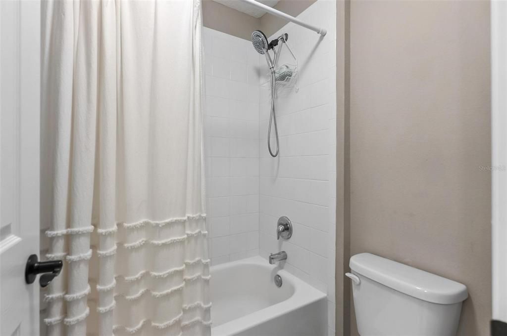 Active With Contract: $550,000 (5 beds, 3 baths, 3204 Square Feet)