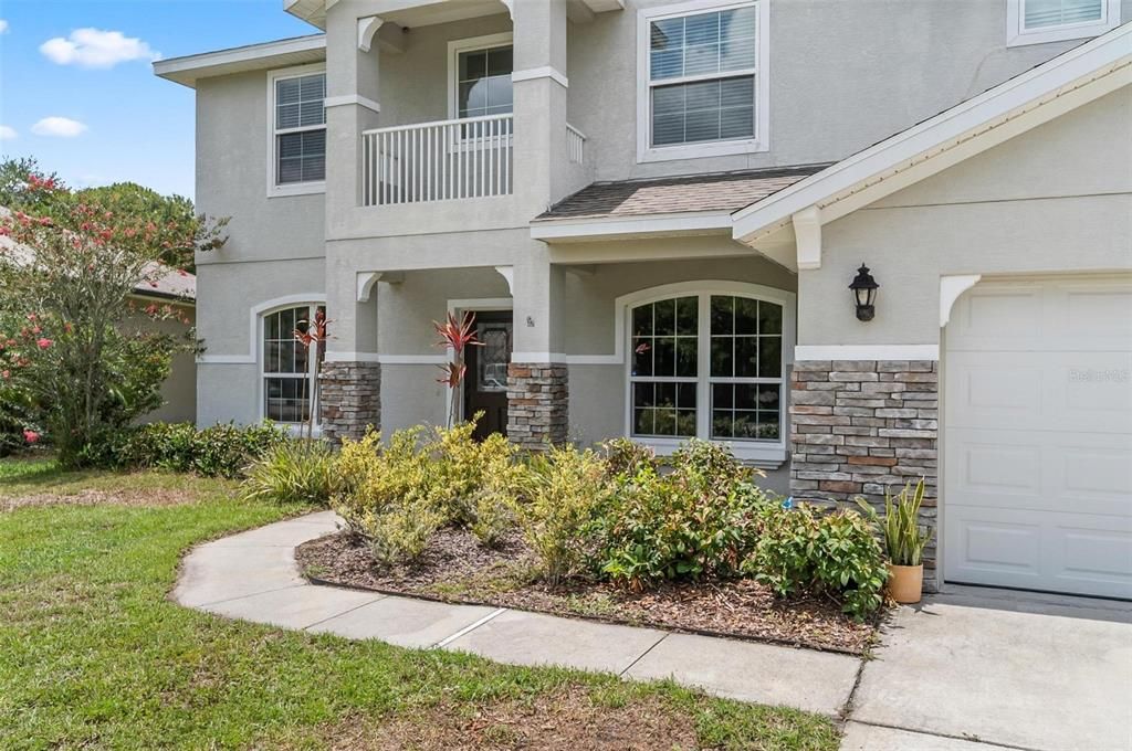 Active With Contract: $550,000 (5 beds, 3 baths, 3204 Square Feet)