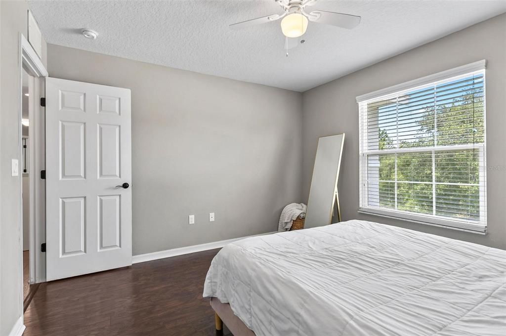 Active With Contract: $550,000 (5 beds, 3 baths, 3204 Square Feet)