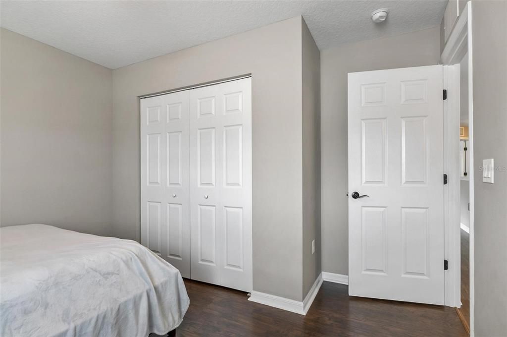 Active With Contract: $550,000 (5 beds, 3 baths, 3204 Square Feet)